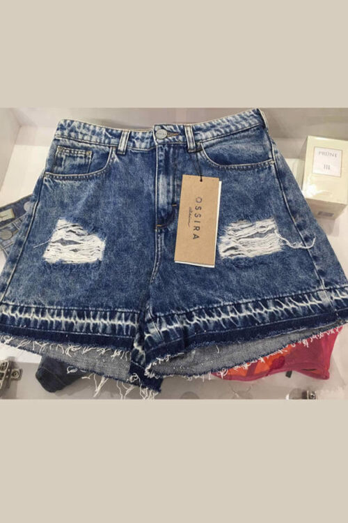 SHORT DENIM CON ROTURAS DESFLECADO