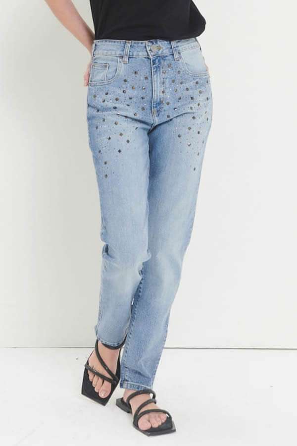 PANTALON MOM CON TACHITAS Y STRASS