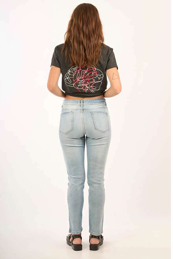 PANTALON MOM C/TACHAS COMBINADAS