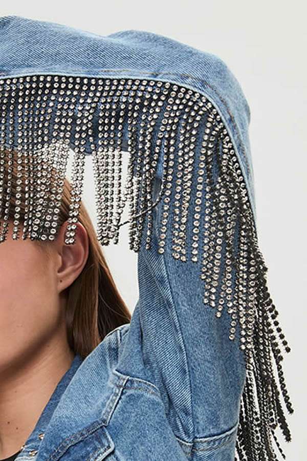 CAMPERA DENIM C/TACHAS Y FLECOS DE STRASS