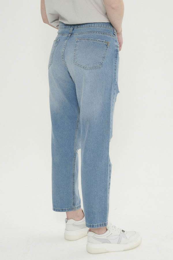 PANTALON MOM CON ROTURAS
