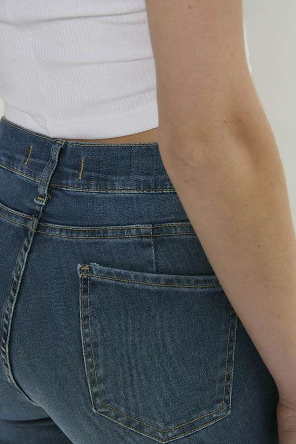 PANTALON HIGH OXFORD C/ABERTURA EN BOTA