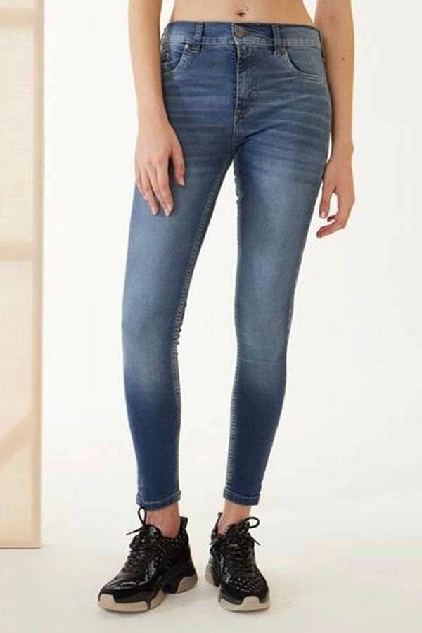 PANTALÓN TRENDY SÚPER SLIM