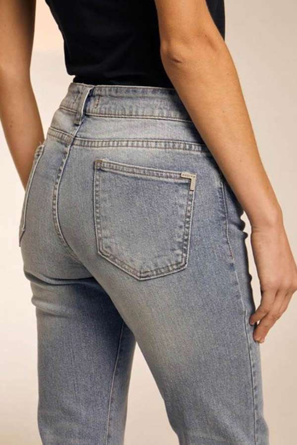 PANTALÓN MOM TIRO ALTO
