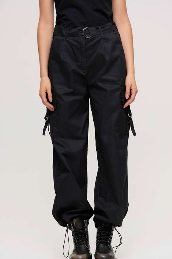 PANTALON PARACHUTE CON LAZO